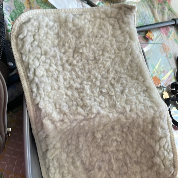 Sherpa Pet group llc  carrying case with lamb mat support and cat or dog box - Picture 4 of 15